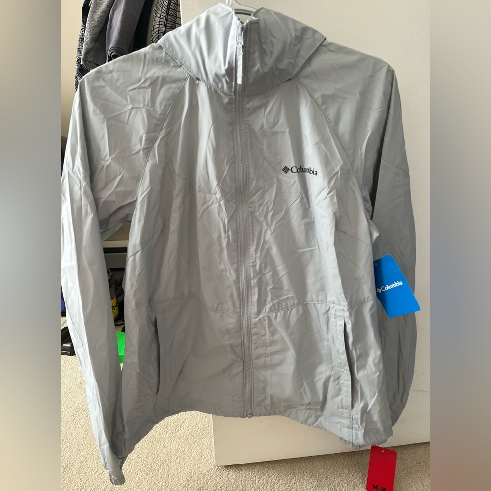 Woman’s Columbia medium windbreaker